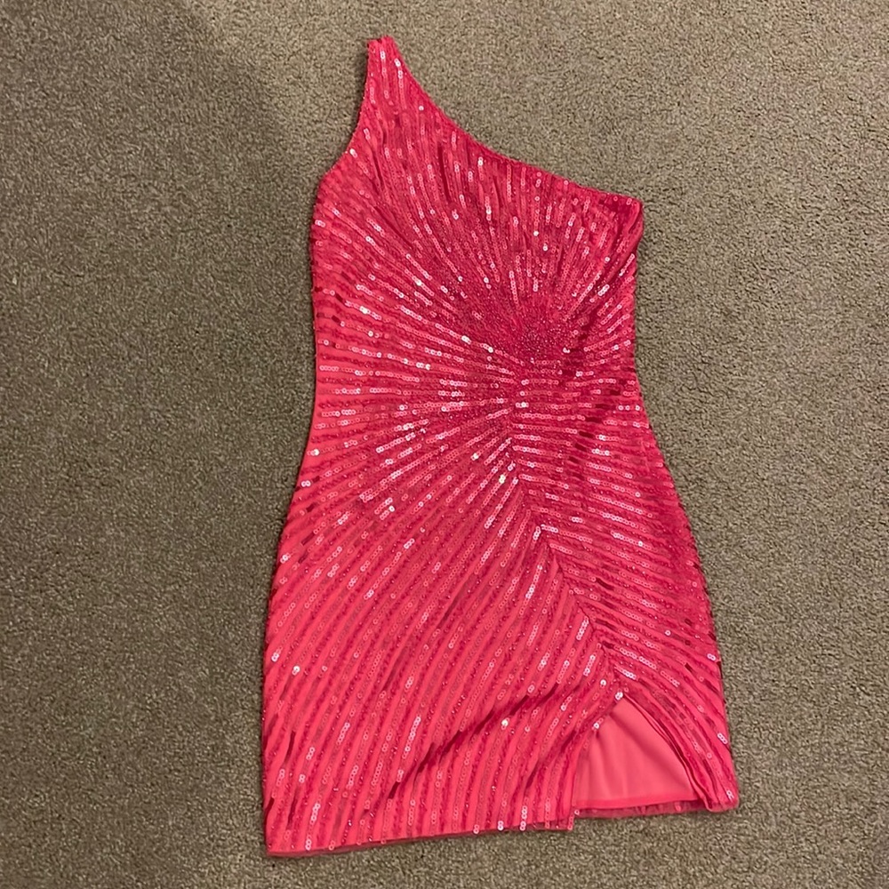 Pink sequined bodycon dress 💗💗